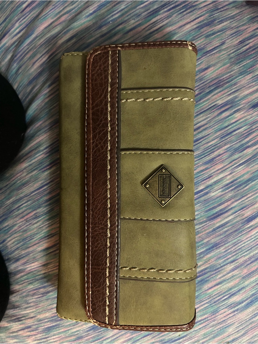 Concept Olive and Brown wallet